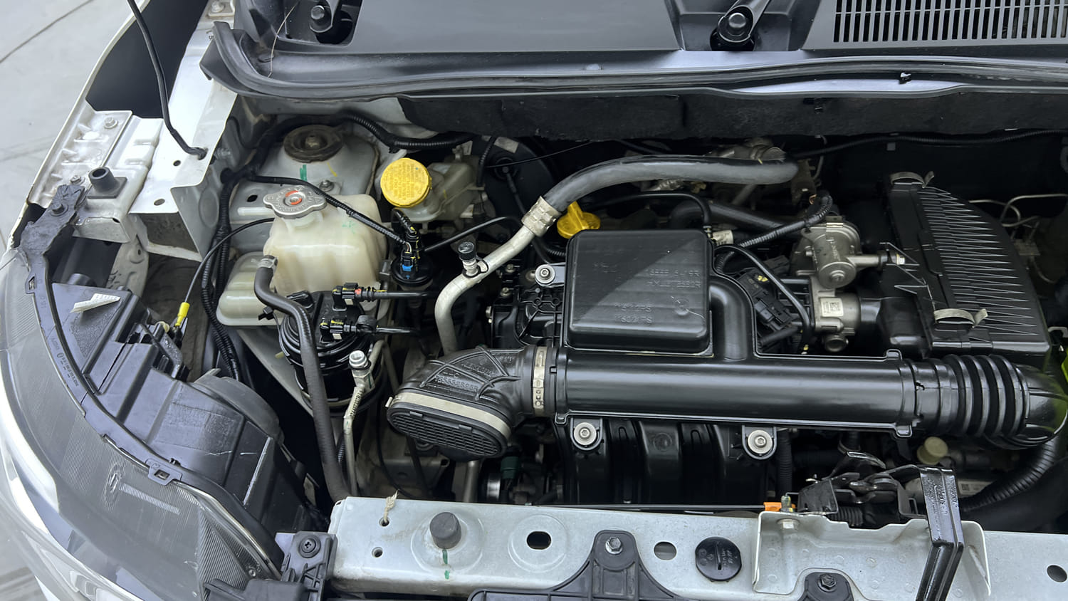 Used 2022 Renault Triber RXZ EASY-R AMT Petrol Automatic engine ENGINE RIGHT SIDE VIEW