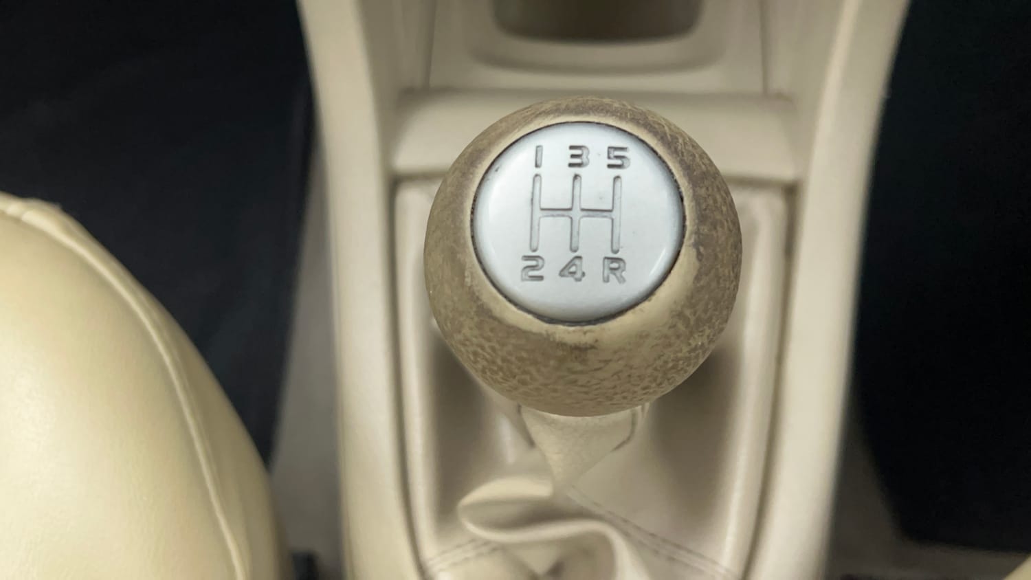 Used 2012 Maruti Suzuki Swift Dzire ZXI Petrol Manual interior GEAR  KNOB VIEW