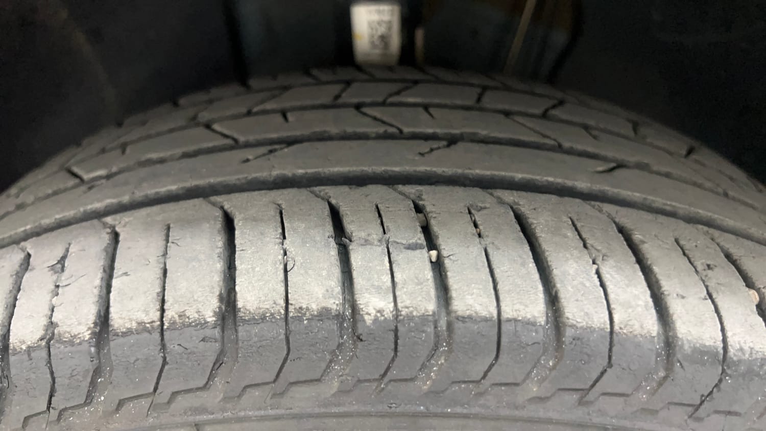 Used 2025 Skoda Slavia Style 1.0L TSI MT Petrol Manual tyres LEFT FRONT TYRE TREAD VIEW