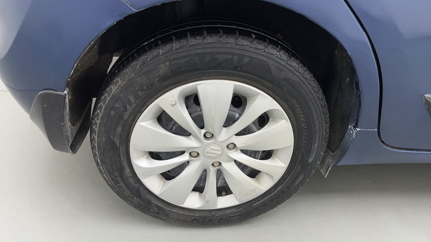 Used 2016 Maruti Suzuki Baleno Delta 1.2 Petrol Manual tyres RIGHT REAR TYRE RIM VIEW