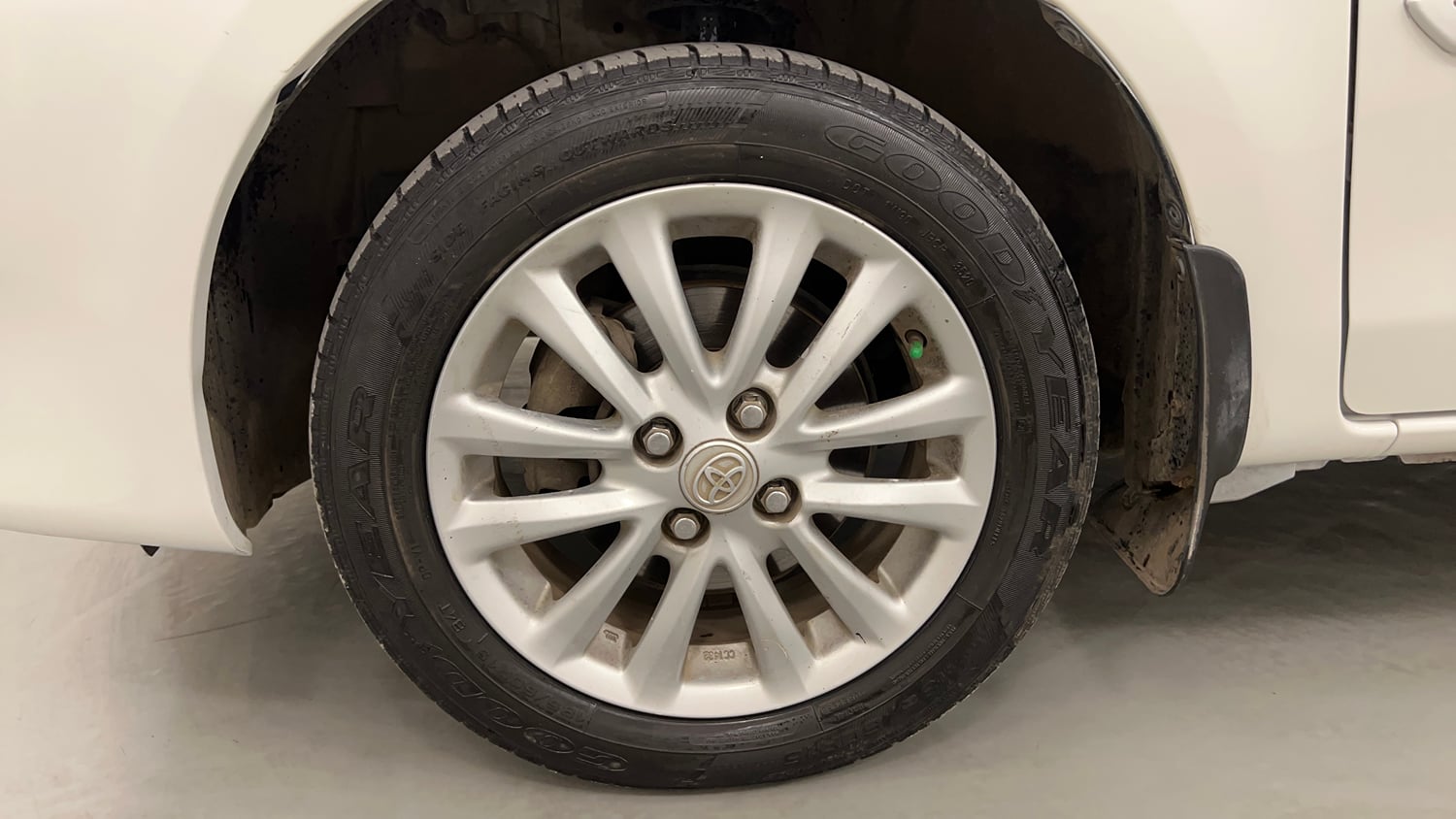 Used 2015 Toyota Etios VX Petrol Manual tyres LEFT FRONT TYRE RIM VIEW