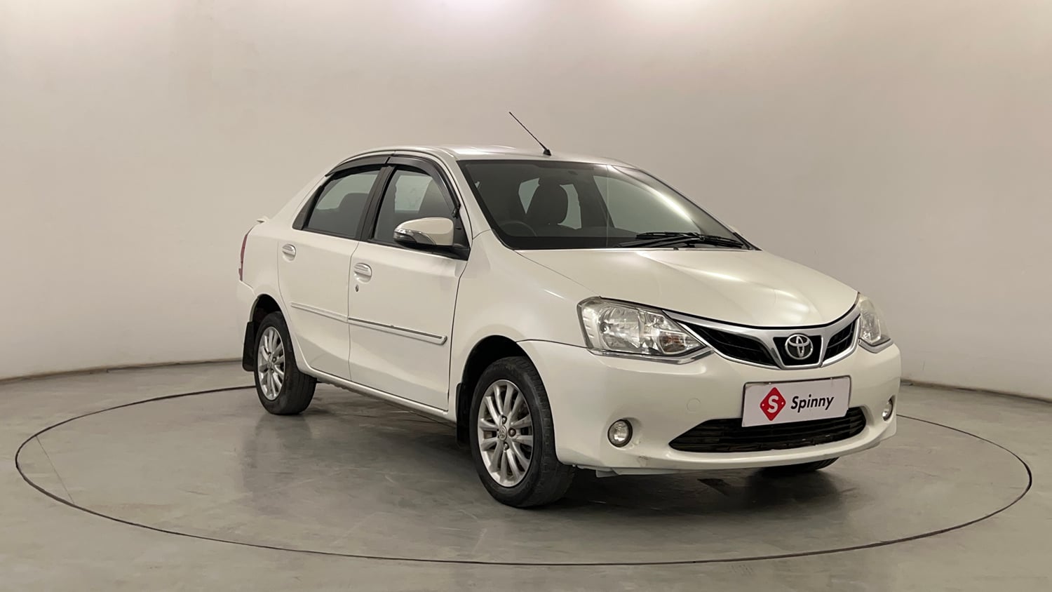 Used 2015 Toyota Etios VX Petrol Manual exterior RIGHT FRONT CORNER VIEW