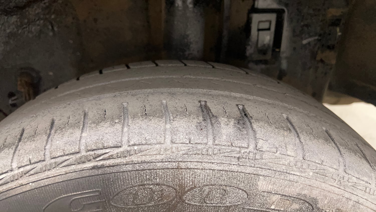 Used 2015 Toyota Etios VX Petrol Manual tyres LEFT REAR TYRE TREAD VIEW