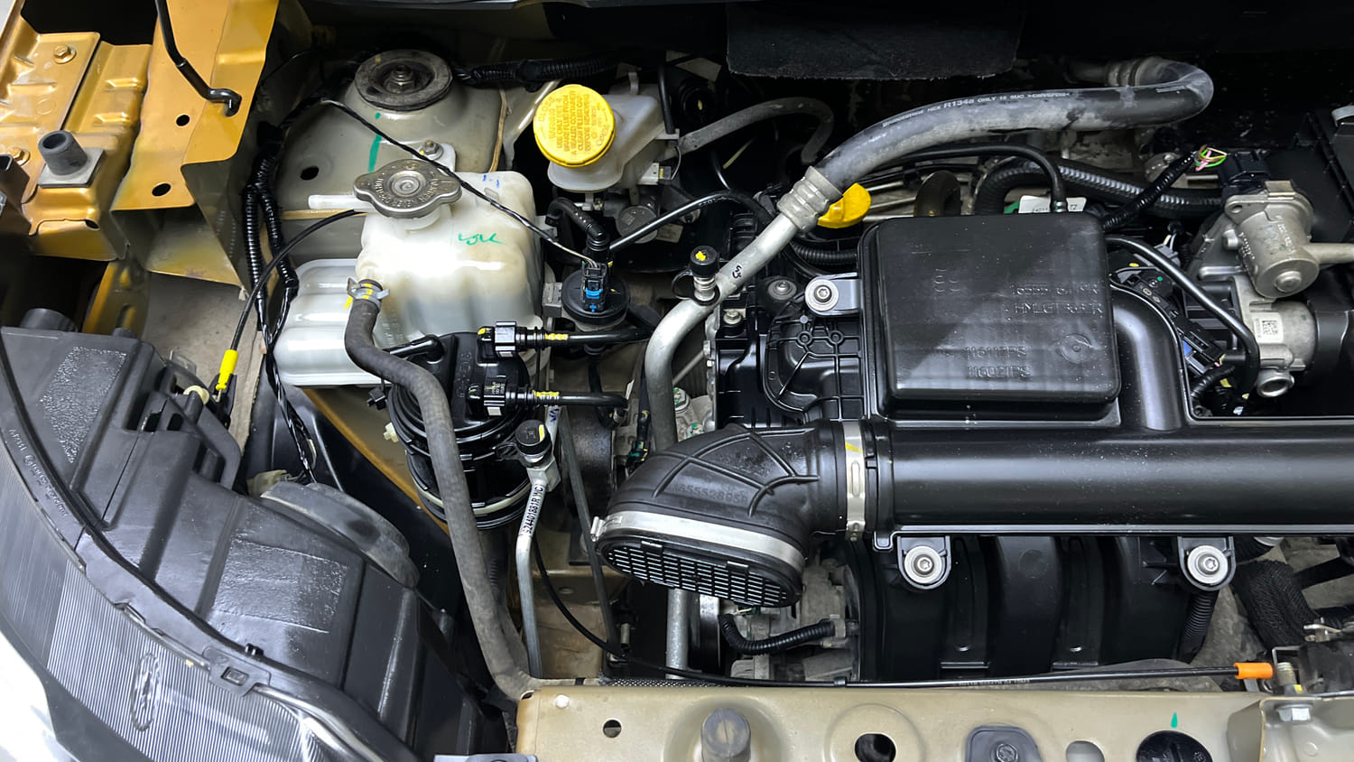 Used 2022 Renault Triber RXL Petrol Manual engine ENGINE RIGHT SIDE VIEW