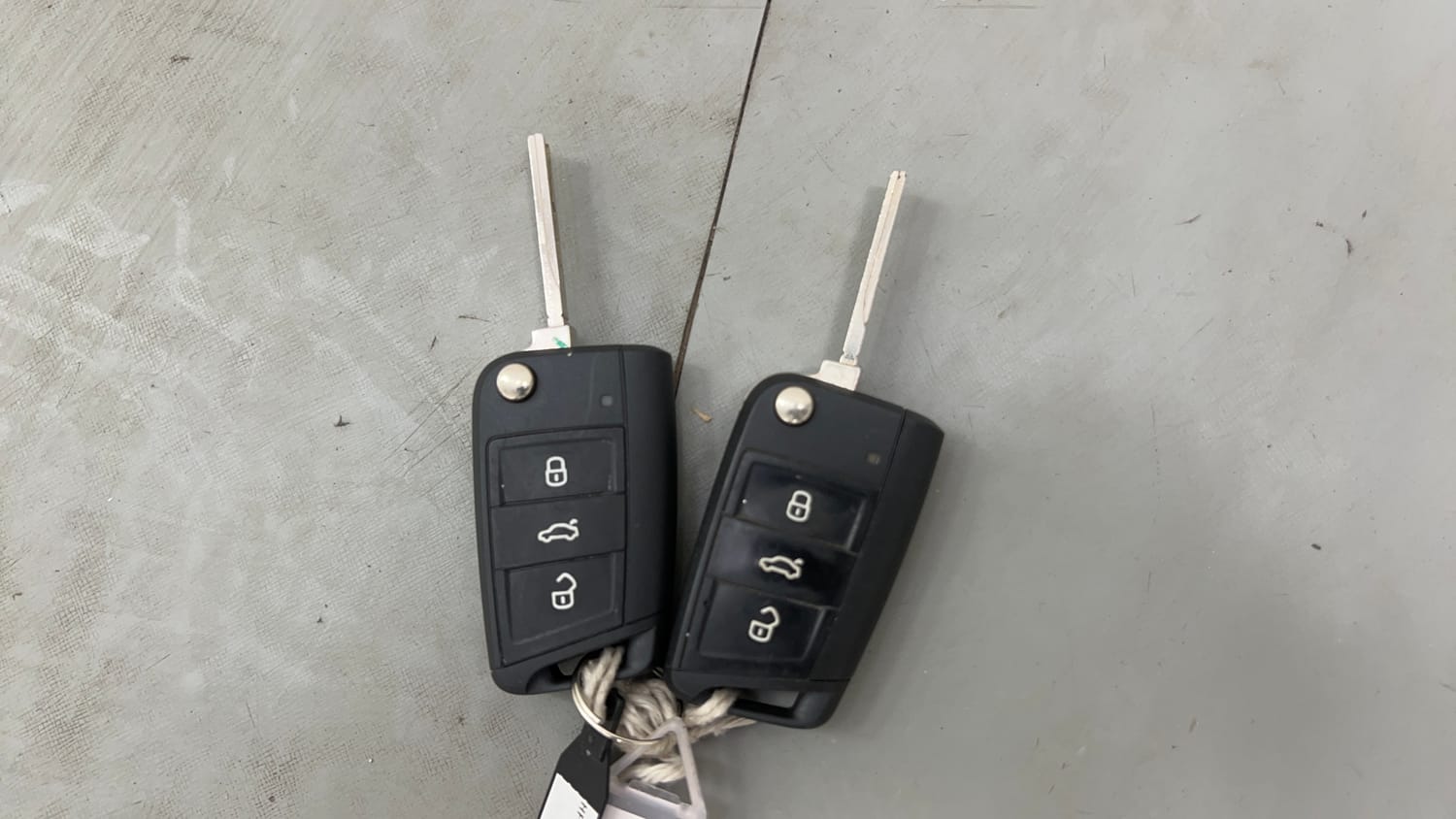 Used 2025 Skoda Slavia Style 1.0L TSI MT Petrol Manual extra CAR KEY VIEW