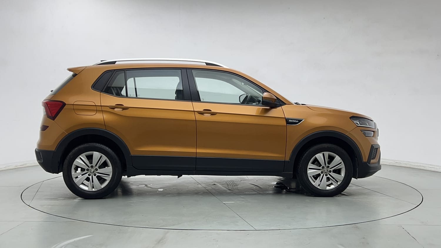 2021 Skoda Kushaq Ambition 1.0L TSI MT-5