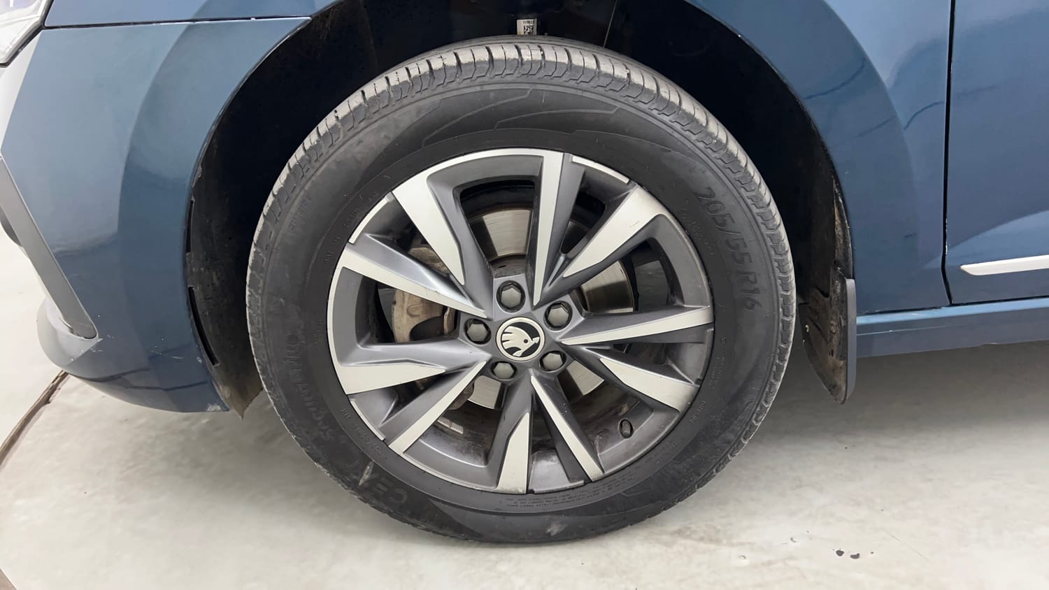 Used 2025 Skoda Slavia Style 1.0L TSI MT Petrol Manual tyres LEFT FRONT TYRE RIM VIEW