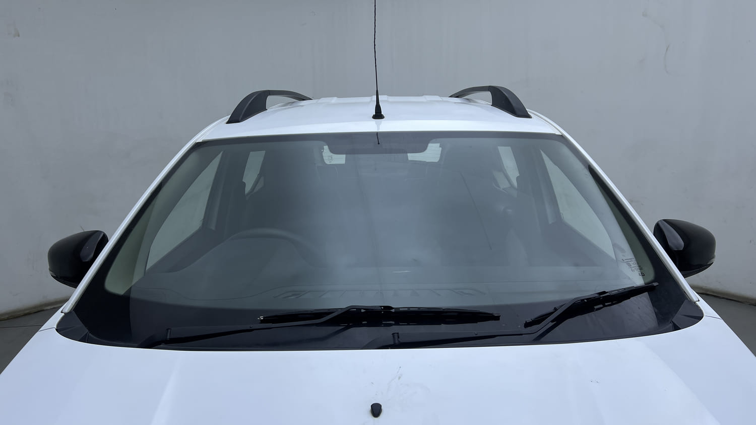 Used 2022 Renault Triber RXZ EASY-R AMT Petrol Automatic exterior FRONT WINDSHIELD VIEW