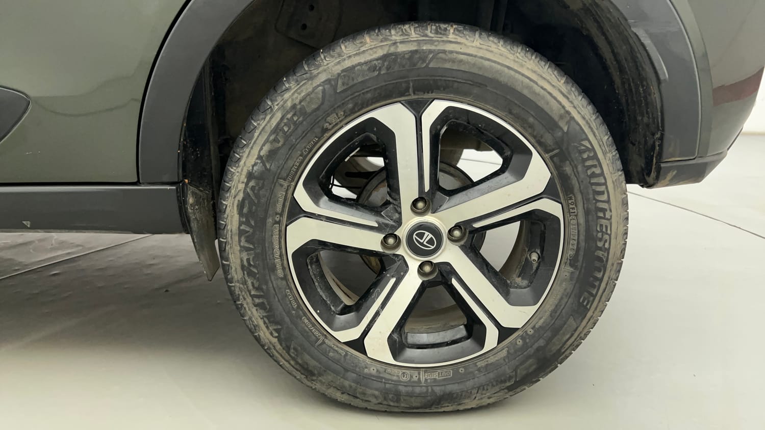 Used 2022 Tata Nexon XZA Plus Diesel Diesel Automatic tyres LEFT REAR TYRE RIM VIEW