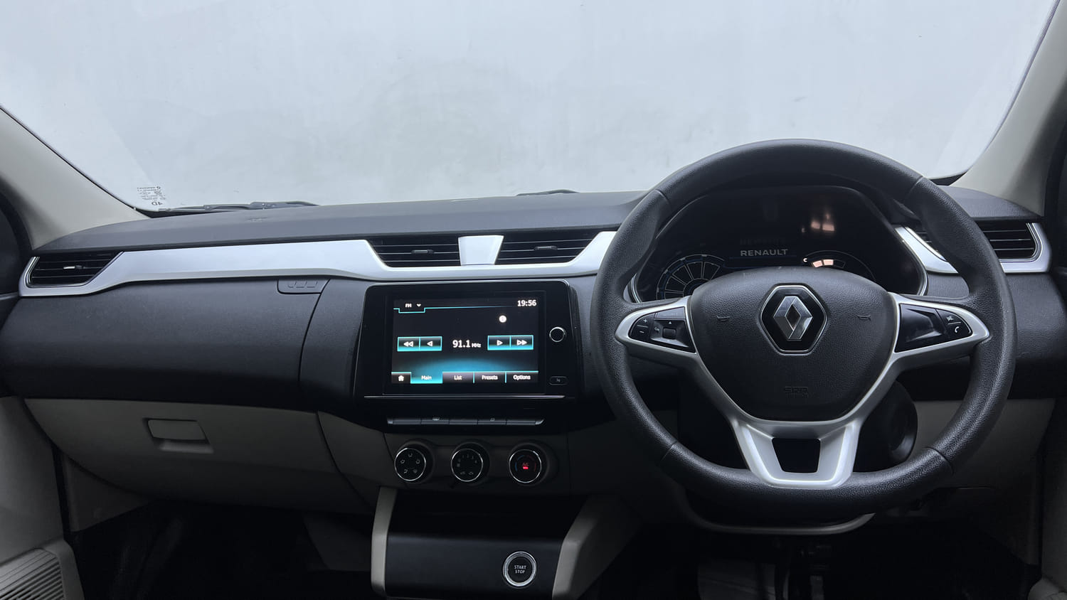 Used 2022 Renault Triber RXZ EASY-R AMT Petrol Automatic interior DASHBOARD VIEW