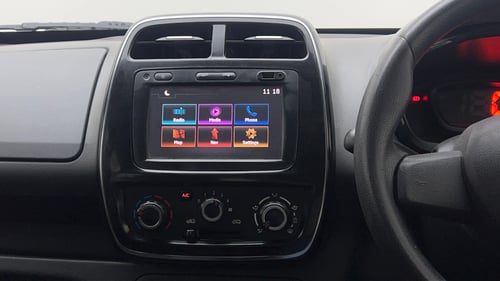 Used 2017 Renault Kwid 1.0 RXT Petrol Manual interior MUSIC SYSTEM & AC CONTROL VIEW