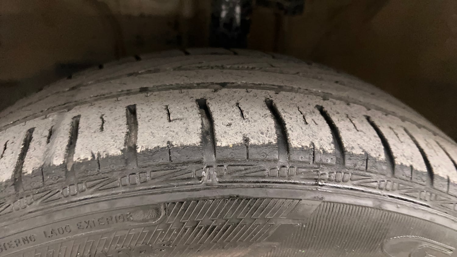 Used 2015 Toyota Etios VX Petrol Manual tyres LEFT FRONT TYRE TREAD VIEW