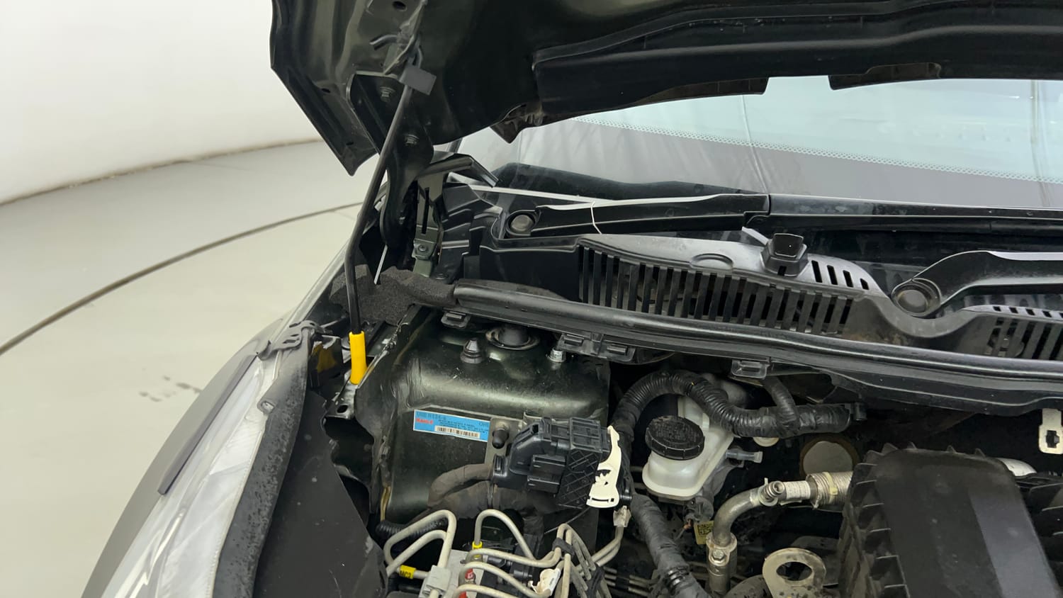 Used 2022 Tata Nexon XZA Plus Diesel Diesel Automatic engine ENGINE RIGHT SIDE HINGE & APRON VIEW