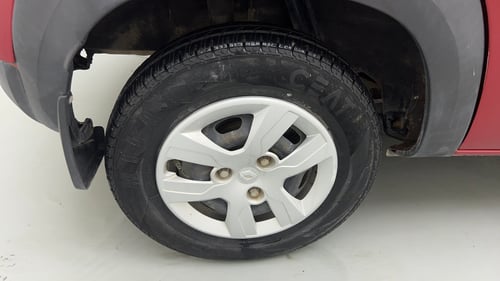Used 2017 Renault Kwid 1.0 RXT Petrol Manual tyres RIGHT REAR TYRE RIM VIEW