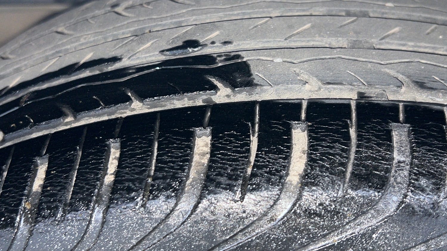 Used 2012 Maruti Suzuki Swift Dzire ZXI Petrol Manual tyres RIGHT REAR TYRE TREAD VIEW