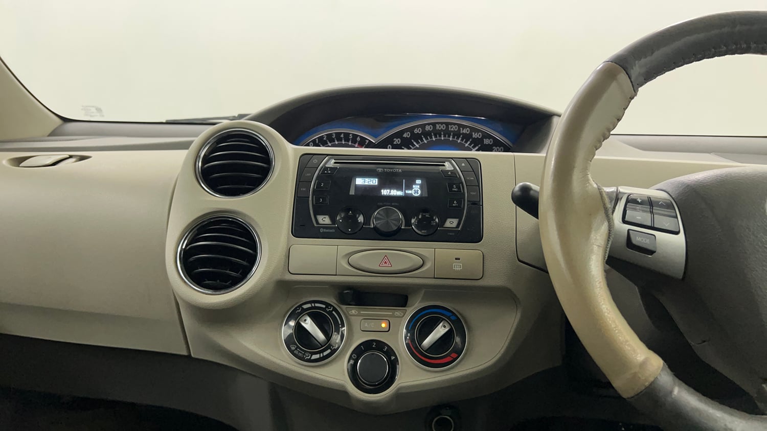 Used 2015 Toyota Etios VX Petrol Manual interior MUSIC SYSTEM & AC CONTROL VIEW
