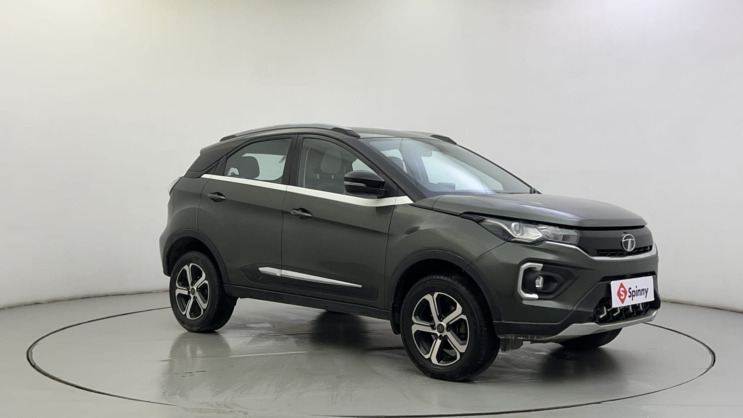 Used 2022 Tata Nexon XZA Plus Diesel Diesel Automatic exterior RIGHT FRONT CORNER VIEW