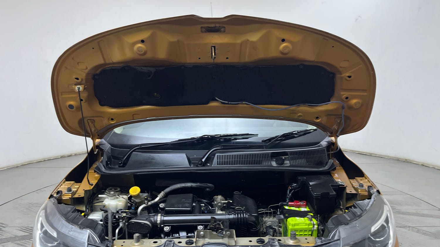 Used 2022 Renault Triber RXL Petrol Manual engine ENGINE & BONNET OPEN FRONT VIEW