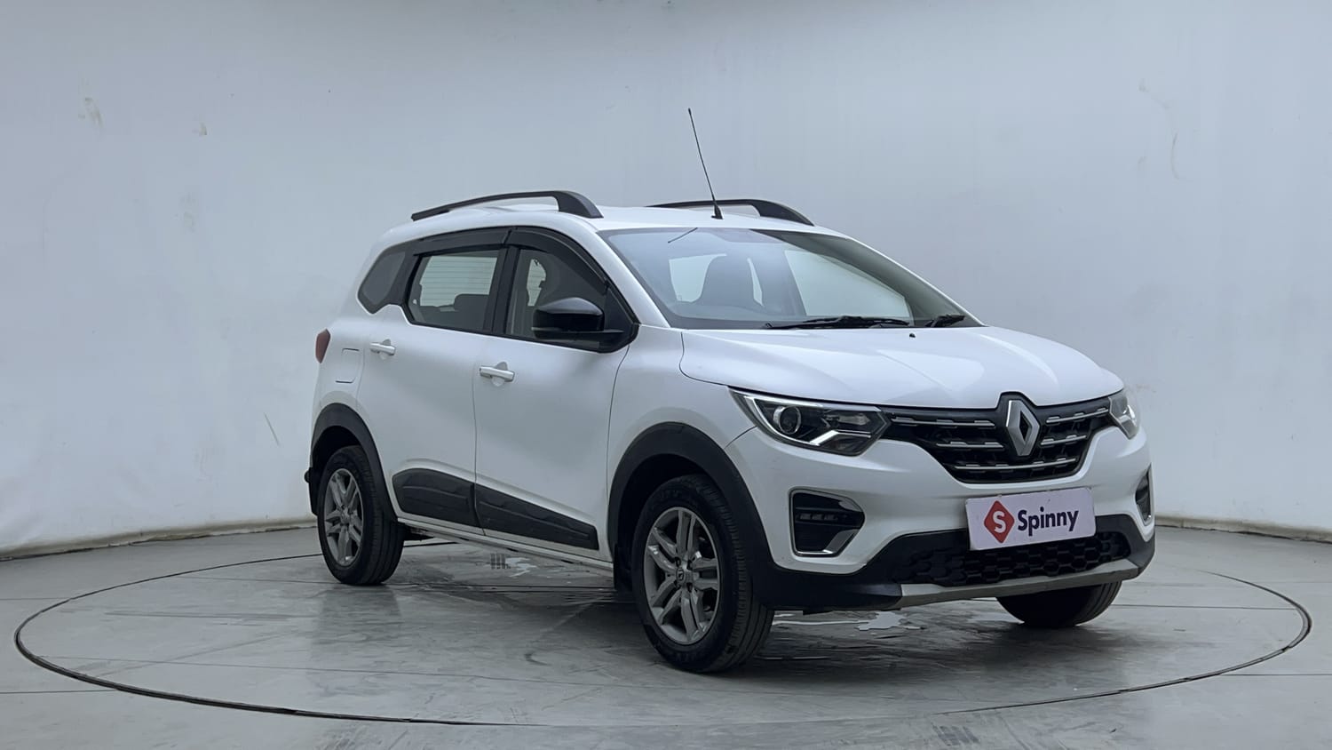 Used 2022 Renault Triber RXZ EASY-R AMT Petrol Automatic exterior RIGHT FRONT CORNER VIEW