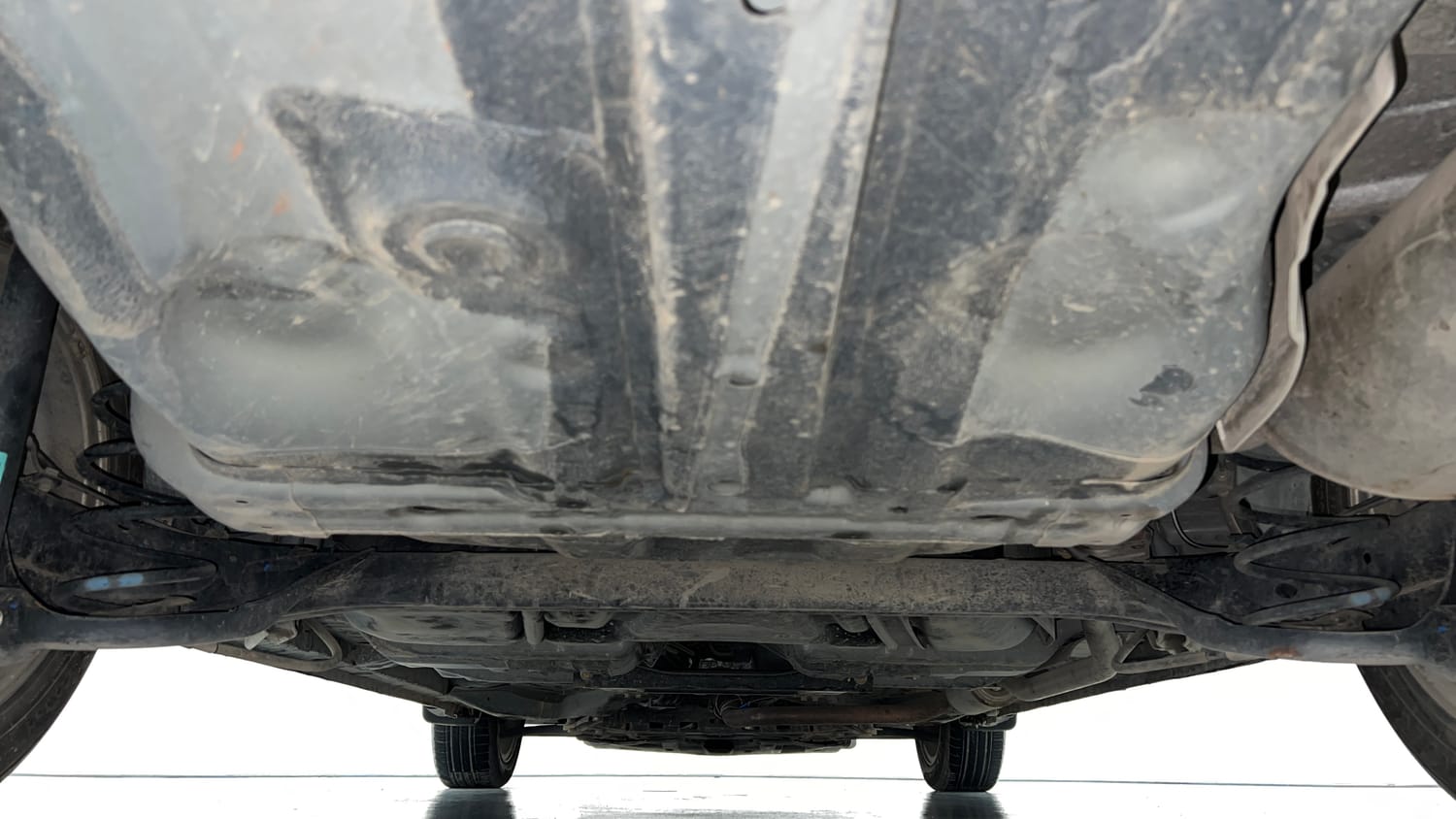 Used 2023 Honda City V Petrol MT Petrol Manual extra REAR UNDERBODY VIEW (TAKEN FROM REAR)
