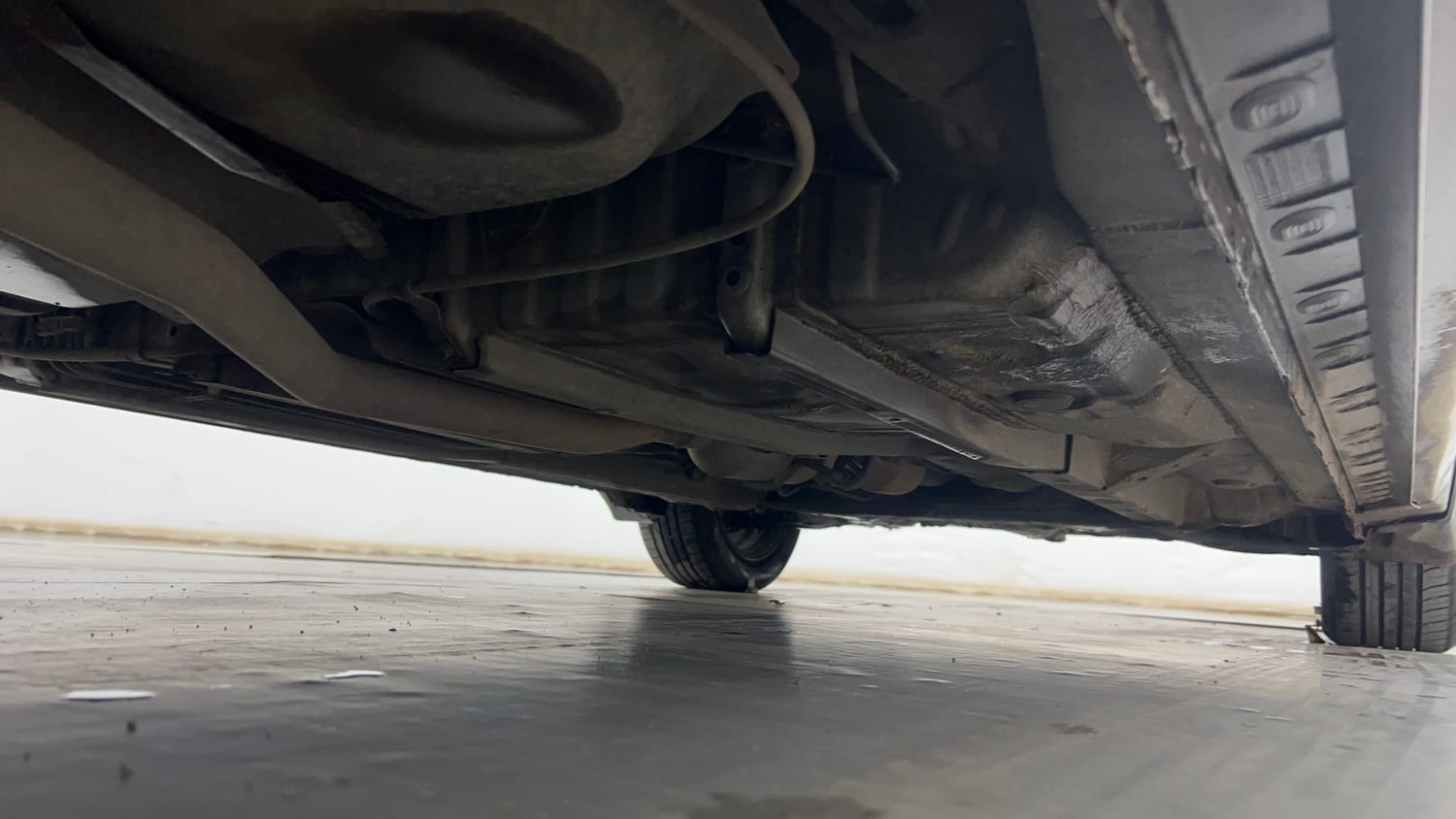 Used 2017 Toyota Corolla Altis G Petrol Petrol Manual extra REAR RIGHT UNDERBODY VIEW
