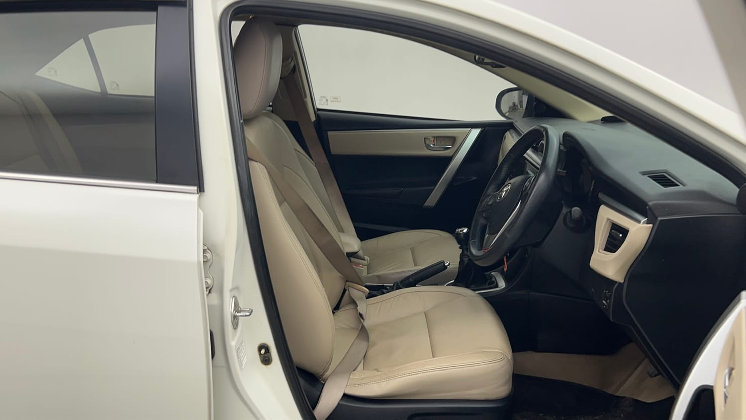 Used 2017 Toyota Corolla Altis G Petrol Petrol Manual interior RIGHT SIDE FRONT DOOR CABIN VIEW