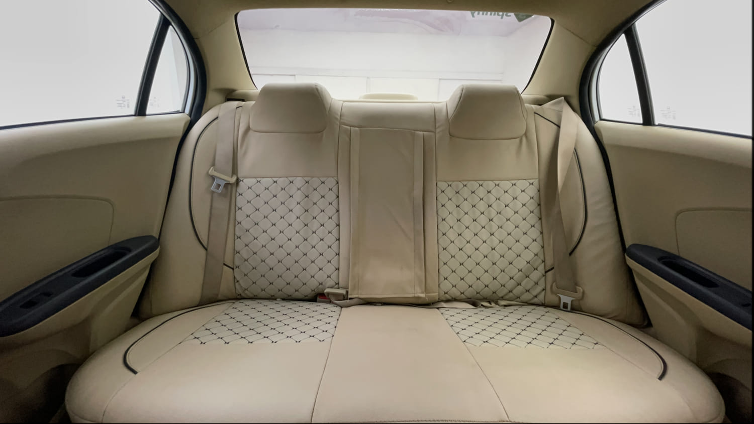 Used 2016 Honda Amaze 1.2 S i-VTEC Petrol Manual interior REAR SEAT CONDITION VIEW