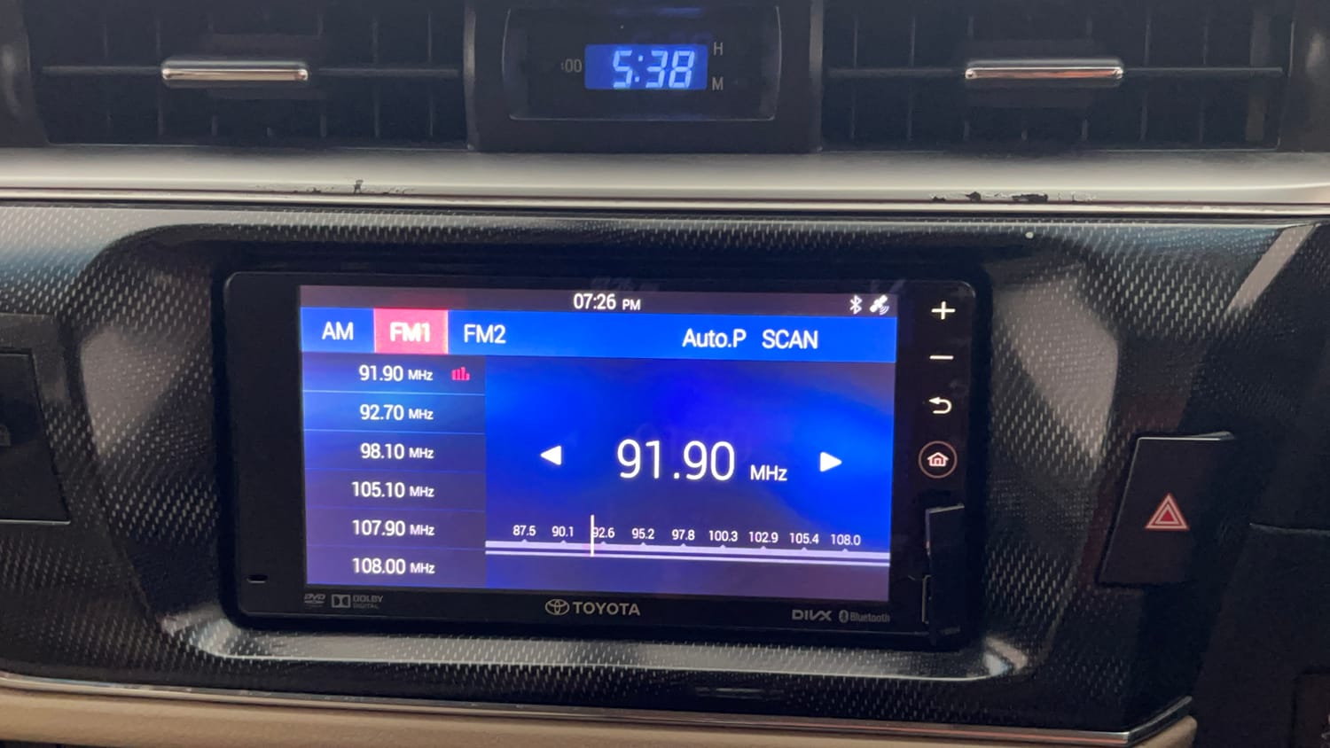 Used 2017 Toyota Corolla Altis G Petrol Petrol Manual top_features Touch screen infotainment system