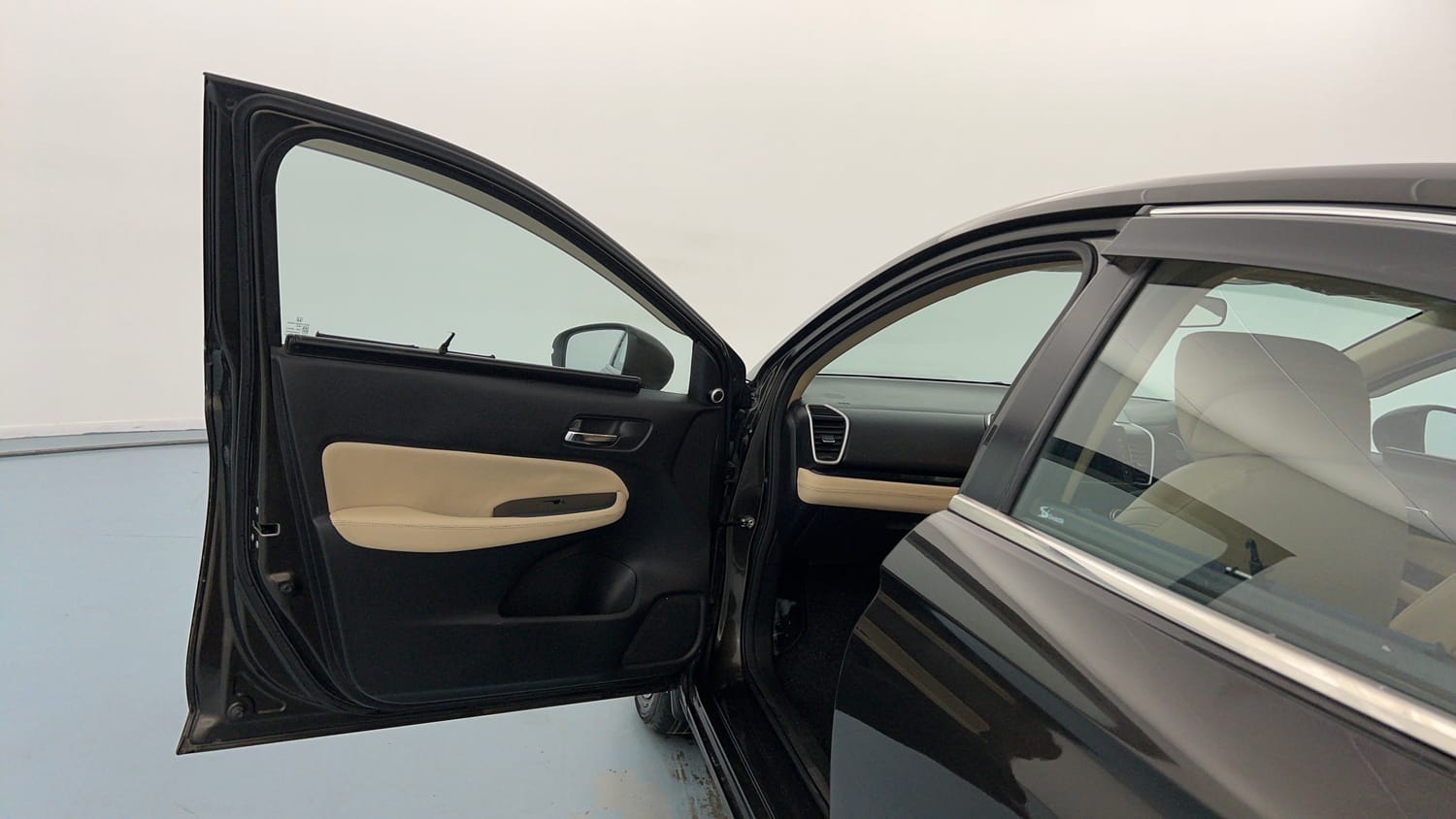 Used 2023 Honda City V Petrol MT Petrol Manual interior LEFT FRONT DOOR OPEN VIEW
