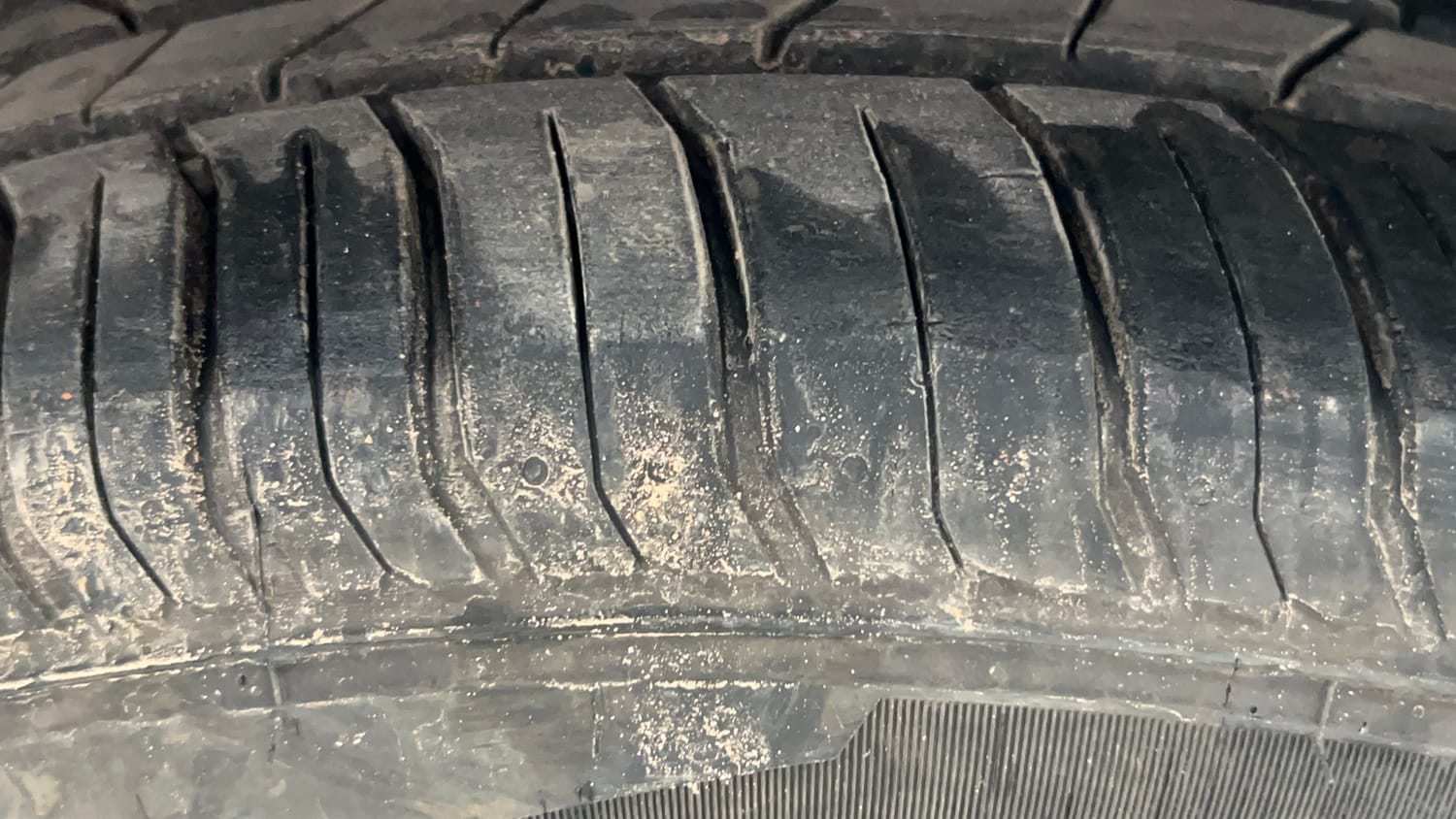 Used 2017 Toyota Corolla Altis G Petrol Petrol Manual tyres RIGHT FRONT TYRE TREAD VIEW