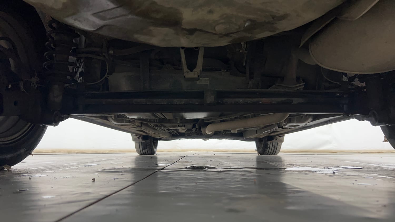Used 2017 Toyota Corolla Altis G Petrol Petrol Manual extra REAR UNDERBODY VIEW (TAKEN FROM REAR)