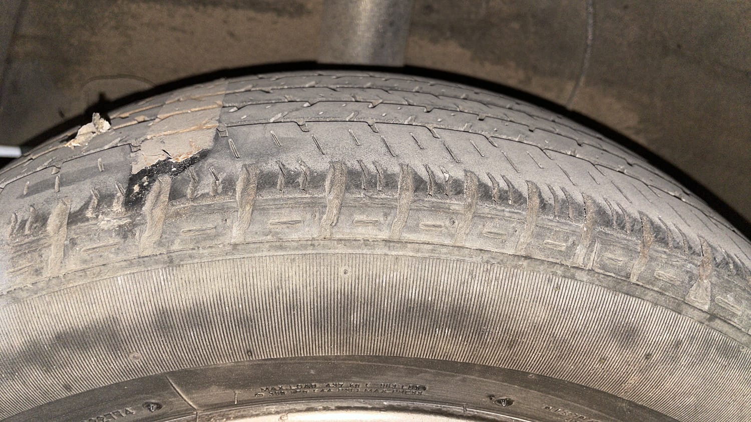 Used 2016 Hyundai Grand i10 Asta 1.2 Kappa VTVT (O) Petrol Manual tyres RIGHT REAR TYRE TREAD VIEW