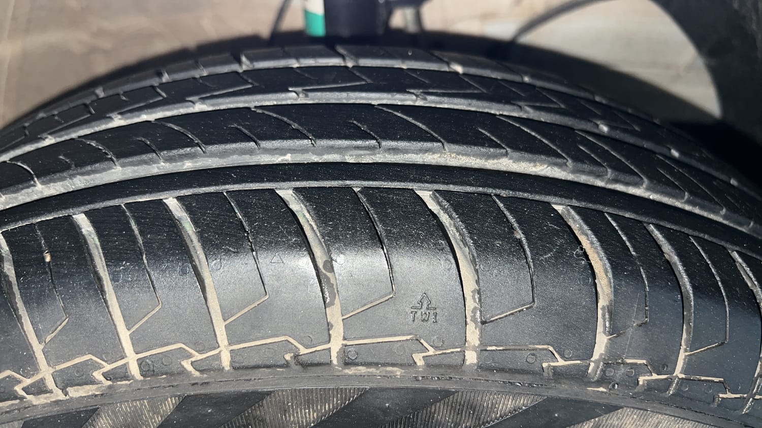 Used 2023 Maruti Suzuki Swift LXi Petrol Manual tyres RIGHT FRONT TYRE TREAD VIEW
