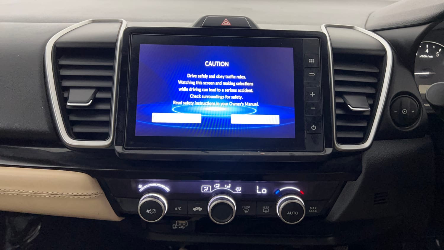 Used 2023 Honda City V Petrol MT Petrol Manual interior MUSIC SYSTEM & AC CONTROL VIEW