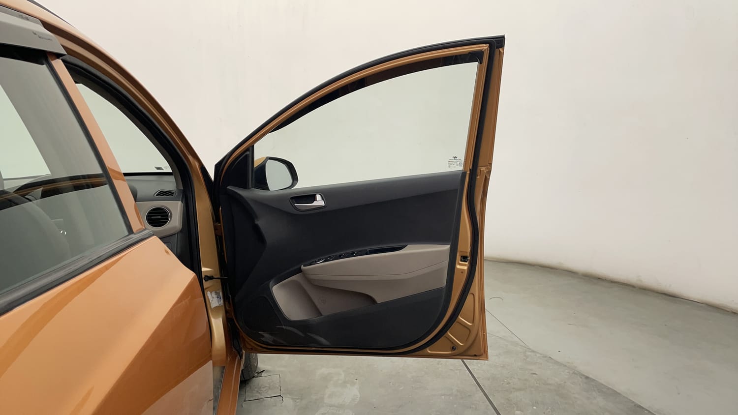 Used 2016 Hyundai Grand i10 Asta 1.2 Kappa VTVT (O) Petrol Manual interior RIGHT FRONT DOOR OPEN VIEW