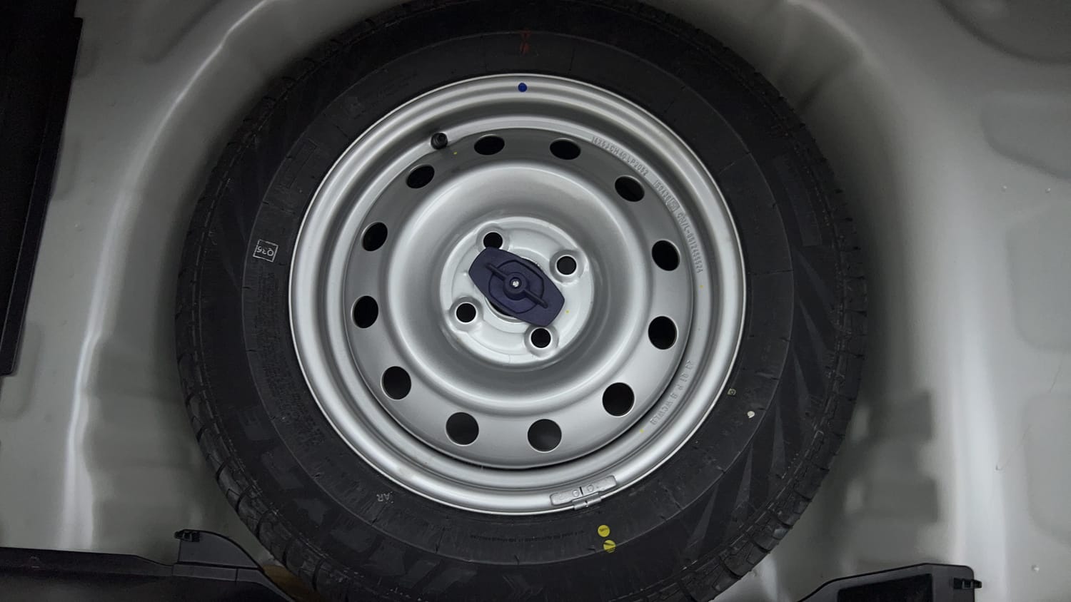 Used 2023 Maruti Suzuki Swift LXi Petrol Manual tyres SPARE TYRE VIEW