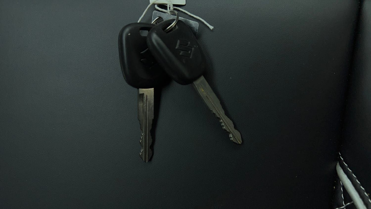 Used 2023 Maruti Suzuki Swift LXi Petrol Manual extra CAR KEY VIEW
