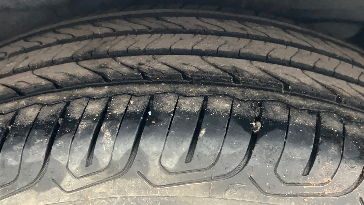Used 2017 Toyota Corolla Altis G Petrol Petrol Manual tyres RIGHT REAR TYRE TREAD VIEW