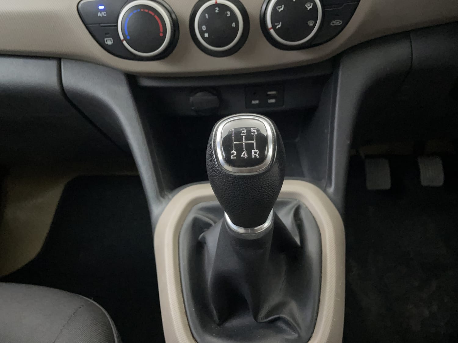 Used 2016 Hyundai Grand i10 Asta 1.2 Kappa VTVT (O) Petrol Manual interior GEAR  KNOB VIEW