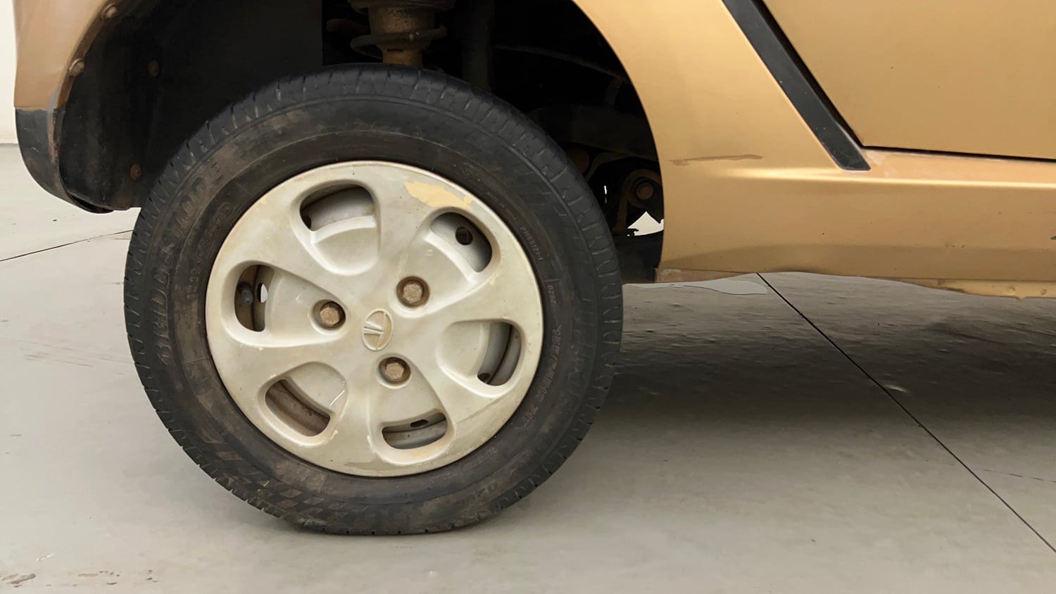 Used 2014 Tata Nano Twist XT Petrol Manual tyres RIGHT REAR TYRE RIM VIEW