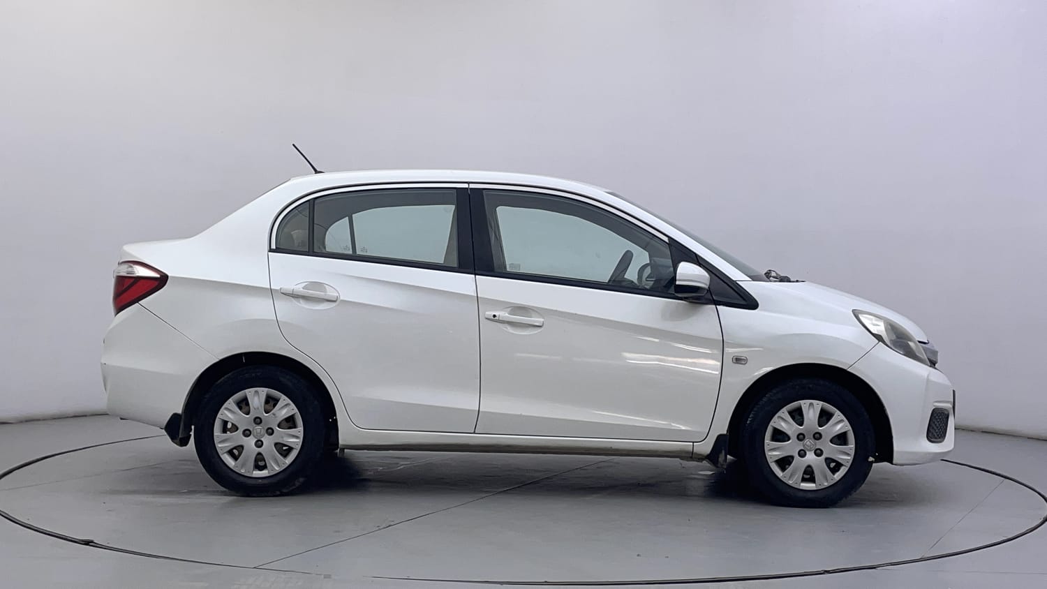 Used 2016 Honda Amaze 1.2 S i-VTEC Petrol Manual exterior RIGHT SIDE VIEW