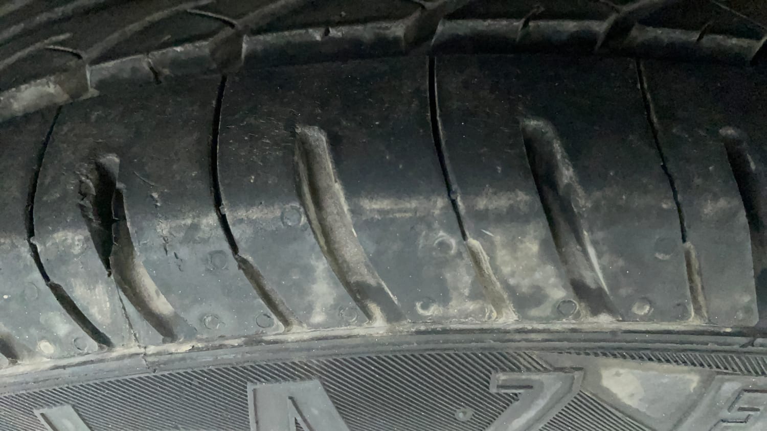 Used 2016 Honda Amaze 1.2 S i-VTEC Petrol Manual tyres RIGHT FRONT TYRE TREAD VIEW