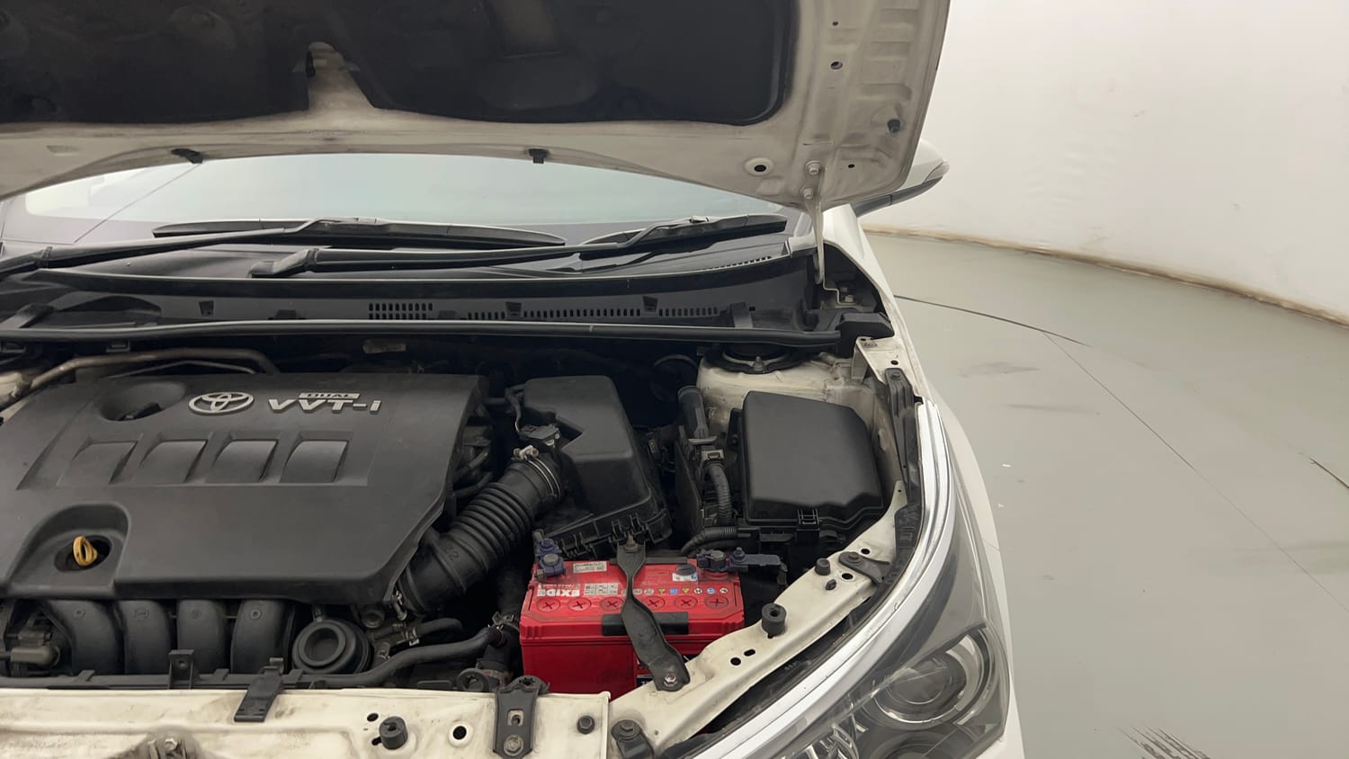 Used 2017 Toyota Corolla Altis G Petrol Petrol Manual engine ENGINE LEFT SIDE HINGE & APRON VIEW