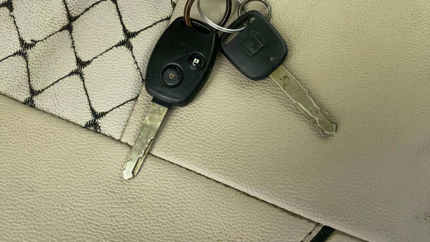 Used 2016 Honda Amaze 1.2 S i-VTEC Petrol Manual extra CAR KEY VIEW