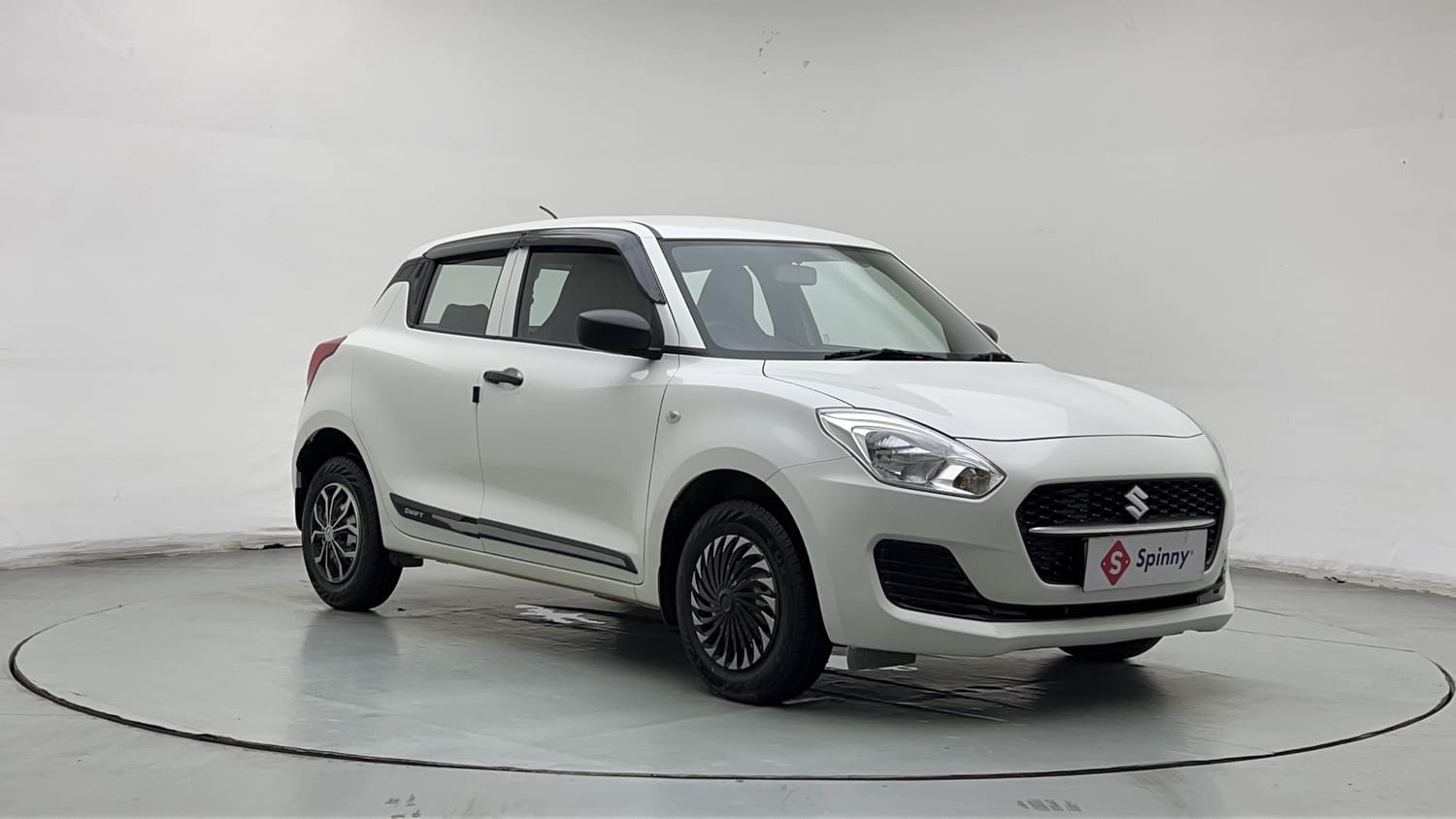 Used 2023 Maruti Suzuki Swift LXi Petrol Manual exterior RIGHT FRONT CORNER VIEW