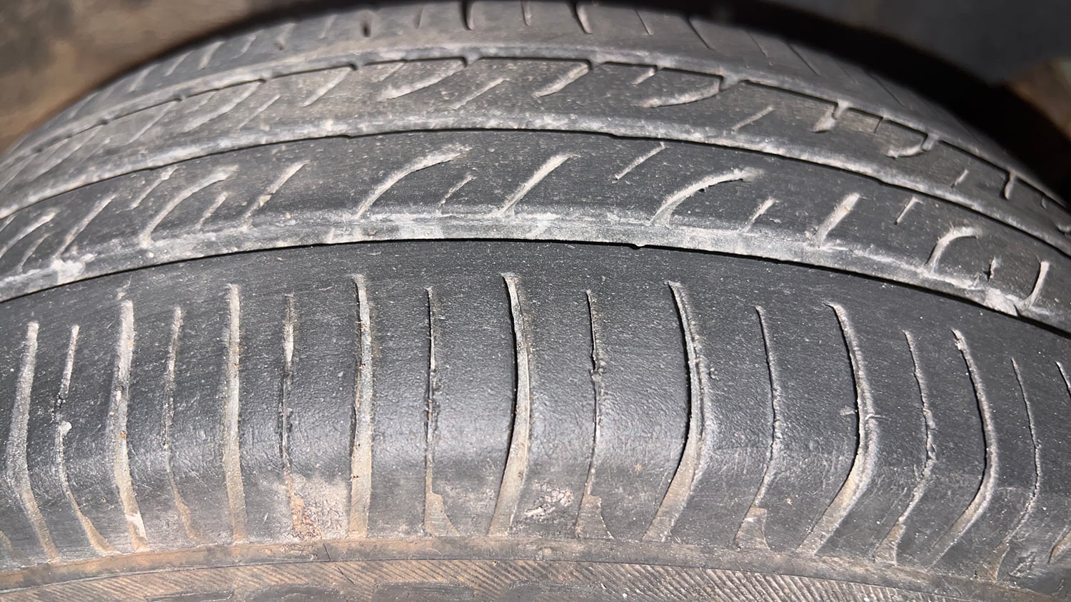 Used 2014 Tata Nano Twist XT Petrol Manual tyres RIGHT FRONT TYRE TREAD VIEW