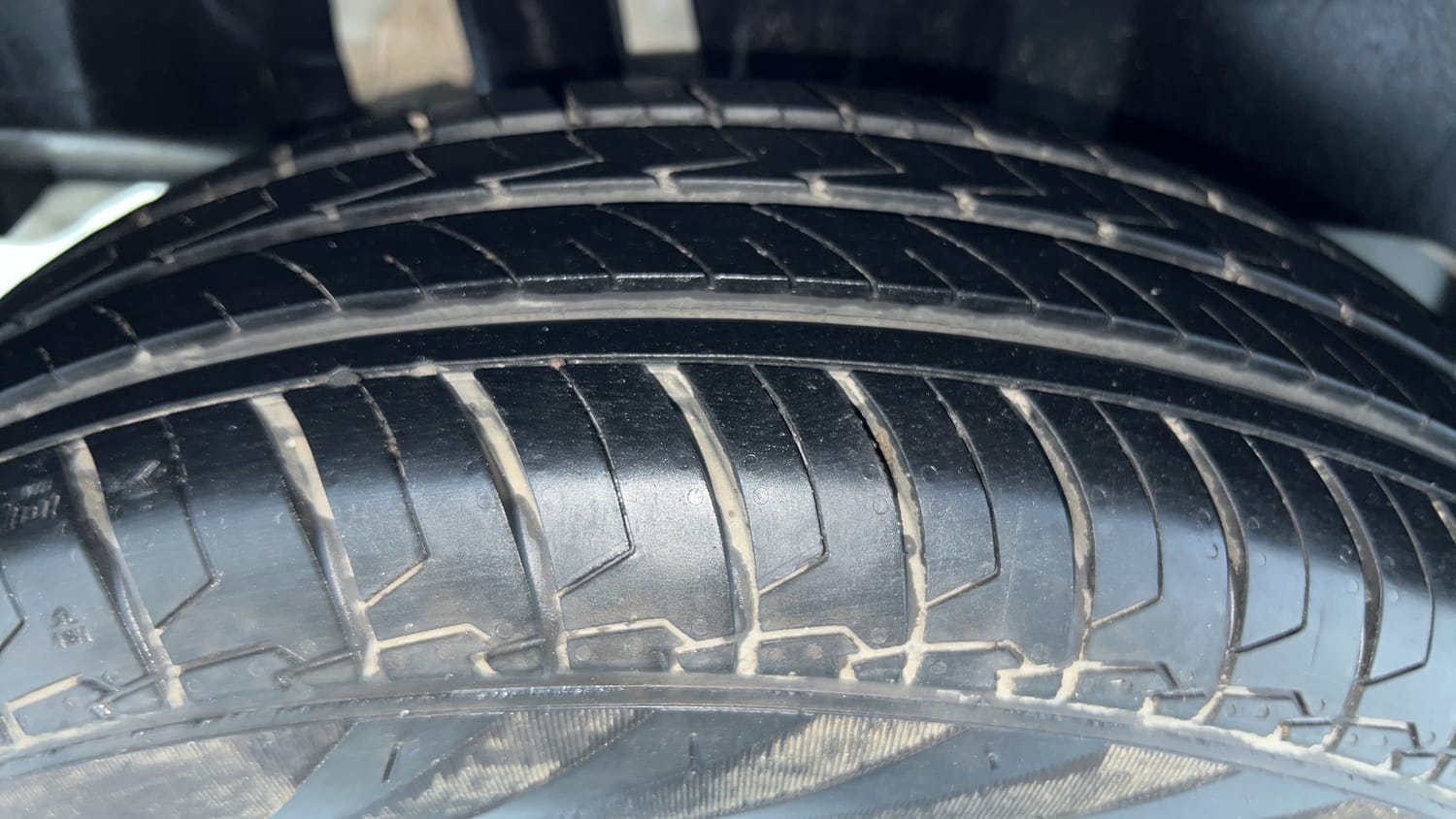 Used 2023 Maruti Suzuki Swift LXi Petrol Manual tyres RIGHT REAR TYRE TREAD VIEW