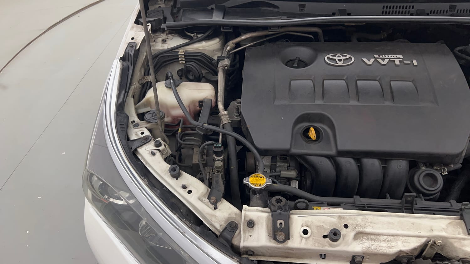 Used 2017 Toyota Corolla Altis G Petrol Petrol Manual engine ENGINE RIGHT SIDE VIEW
