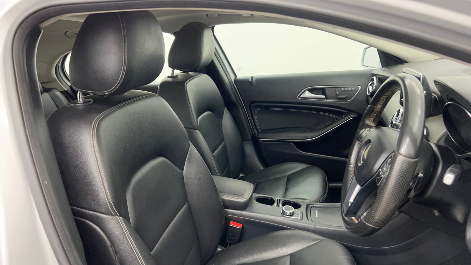 Used 2016 Mercedes-Benz GLA 200 CDI Sport Diesel Automatic interior RIGHT SIDE FRONT DOOR CABIN VIEW