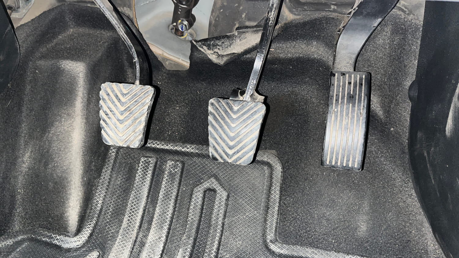Used 2025 Kia Sonet HTX Plus 1.5 Diesel Manual interior PEDALS VIEW
